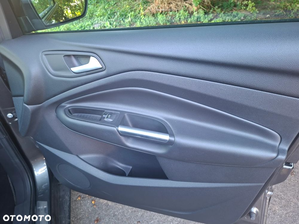 Ford Kuga 2.0 TDCi 4x4 ST-Line - 36