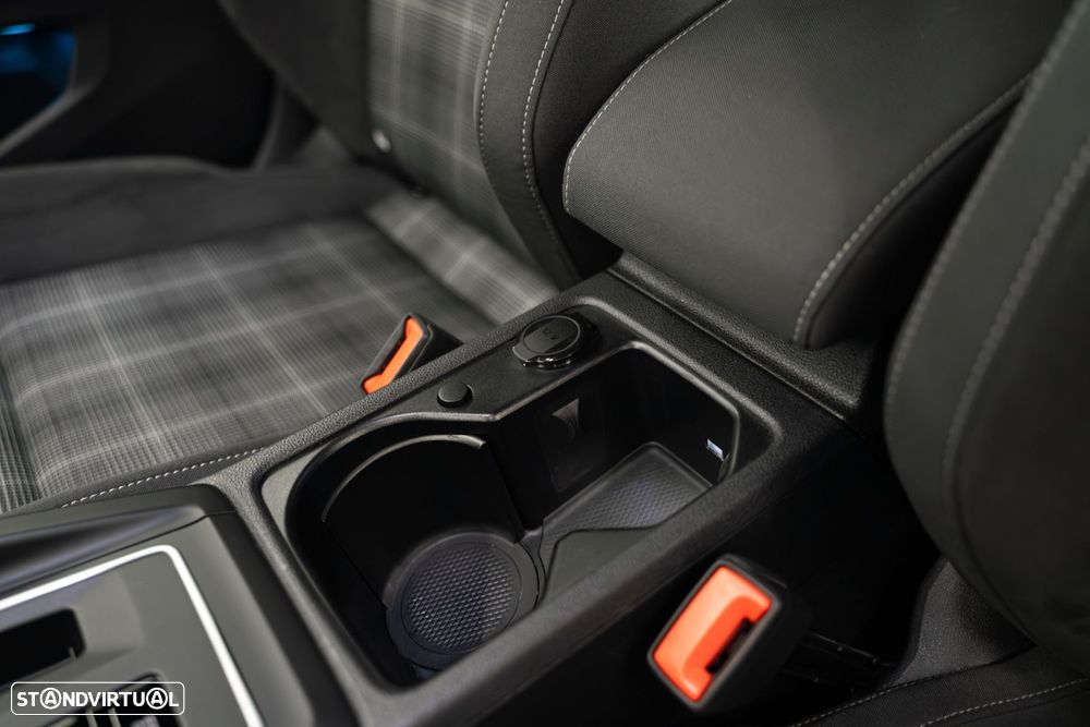 VW Golf 2.0 TDI GTD DSG - 40