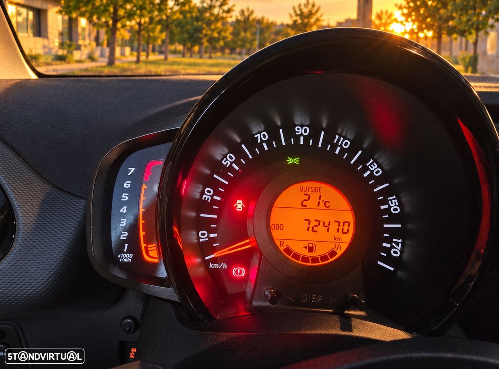 Peugeot 108 1.0 VTI S&S Top! Allure - 10
