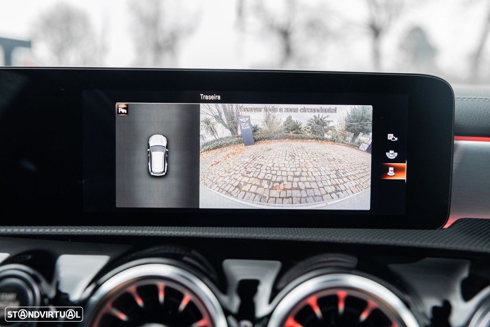 Mercedes-Benz CLA 200 - 30