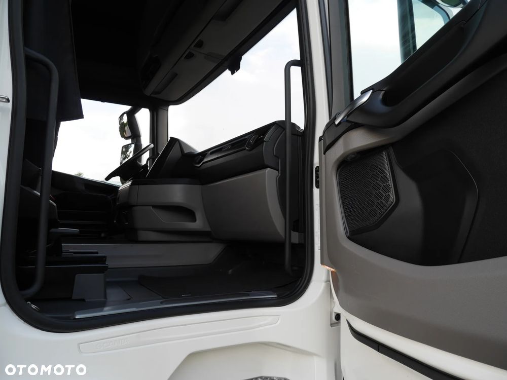 Scania R 460 /RETARDER/ KLIMA/ VIRTUAL COCPIT/STANDARD/ STAN JAK NOWA - 26