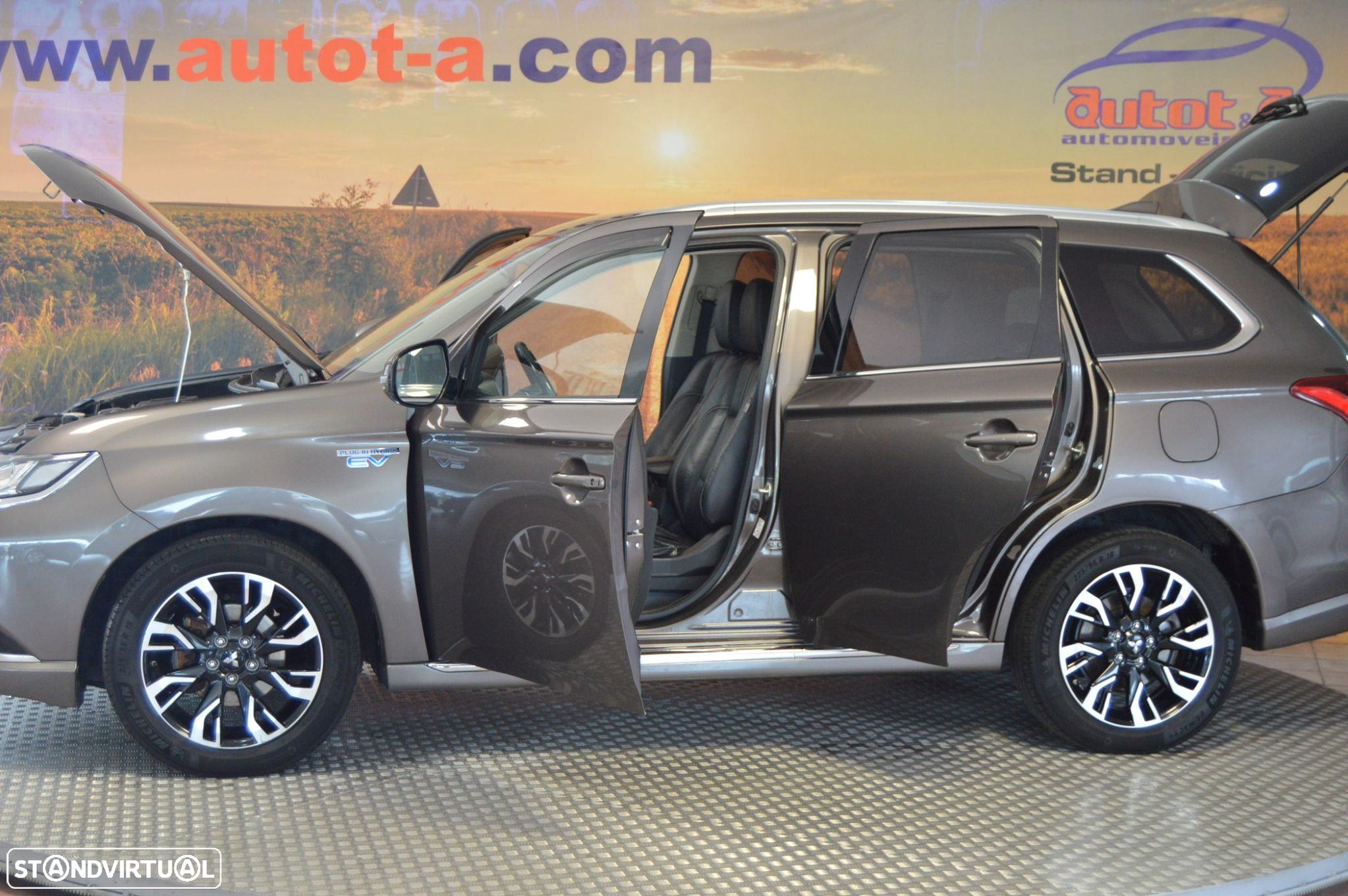 Mitsubishi Outlander 2.0 PHEV Instyle Navi - 10