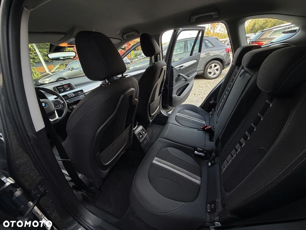 BMW X1 sDrive20i Advantage - 20