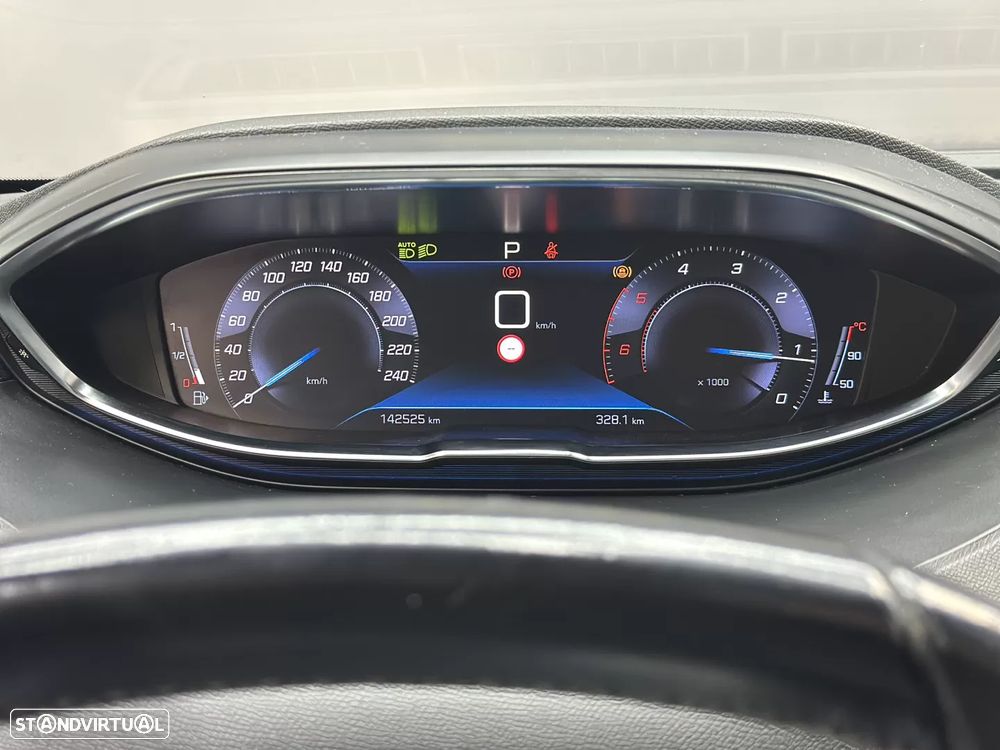 Peugeot 3008 BlueHDi 130 Stop & Start EAT8 Allure - 21
