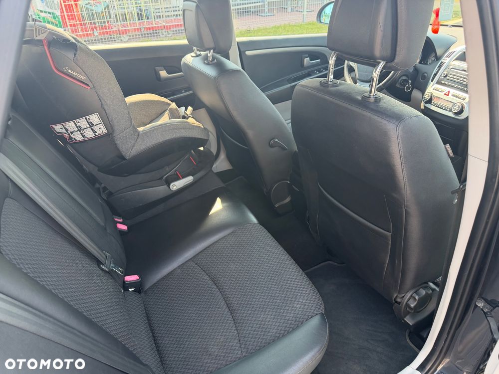 Kia Ceed 2.0 crdi Comfort + - 7
