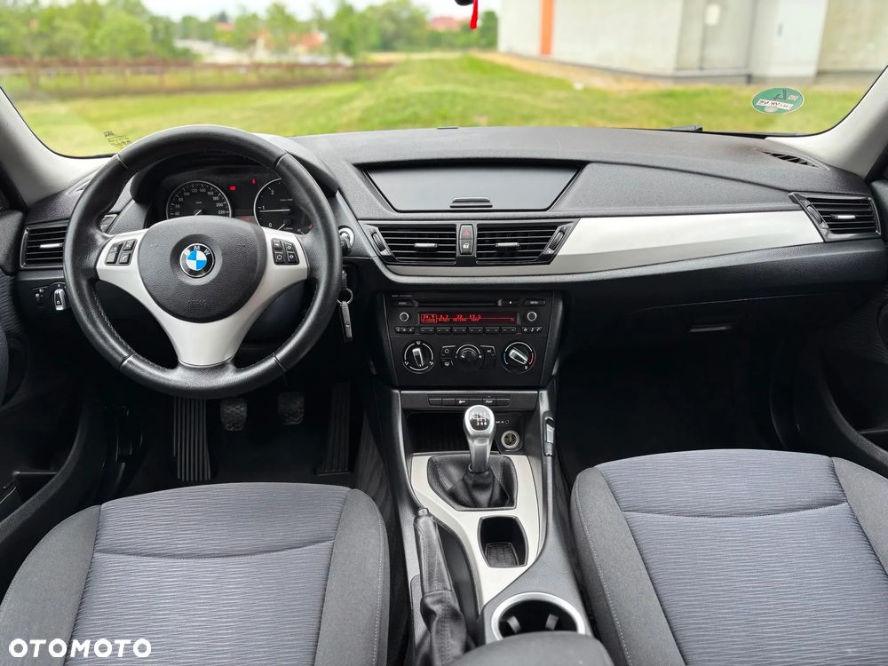 BMW X1 sDrive18d xLine - 23