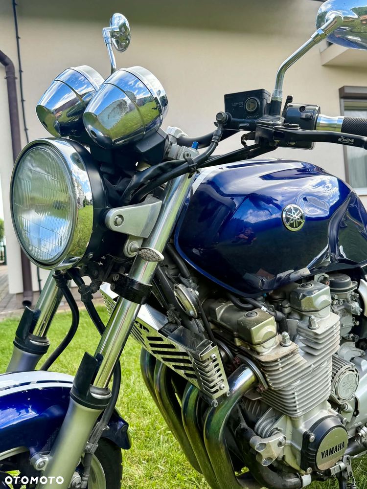 Yamaha XJR - 10