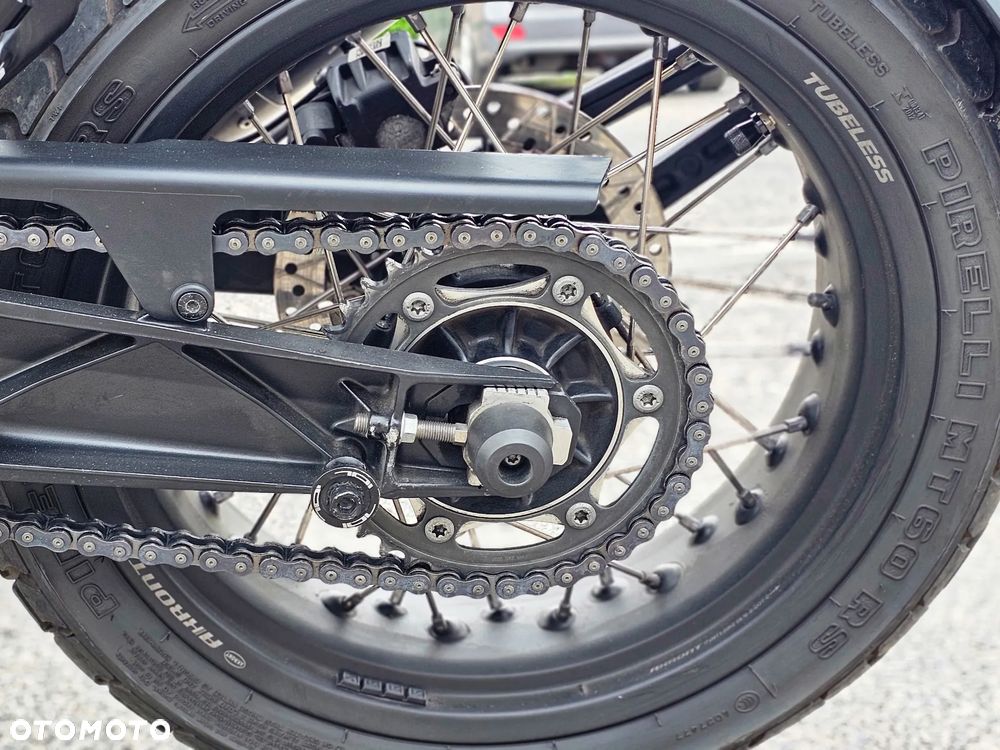 Husqvarna Svartpilen - 12