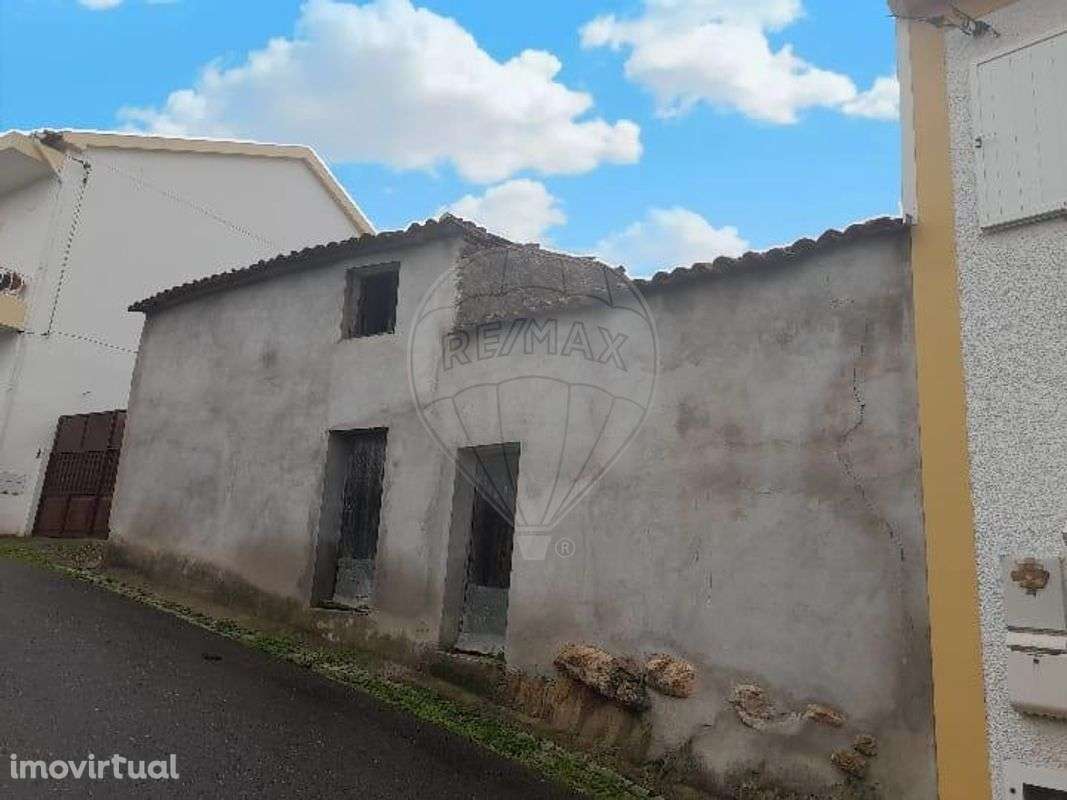 Moradia T2 para venda - Grande imagem: 2/9