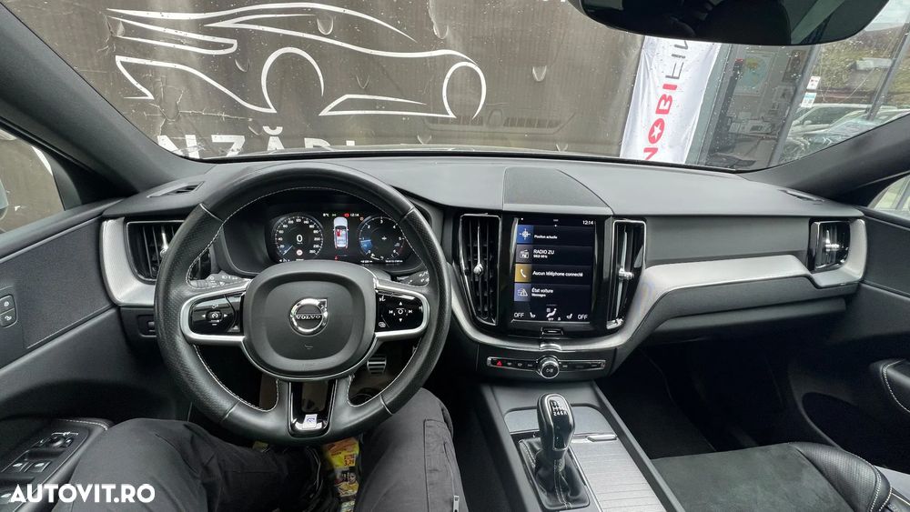 Volvo XC 60 D4 R-Design - 8