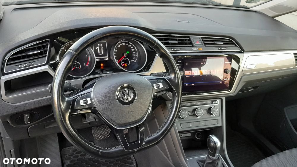 Volkswagen Touran - 5