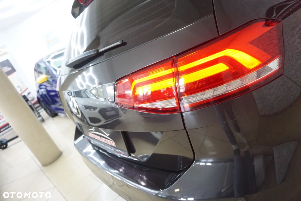 Volkswagen Passat Variant 1.6 TDI SCR DSG Comfortline - 18