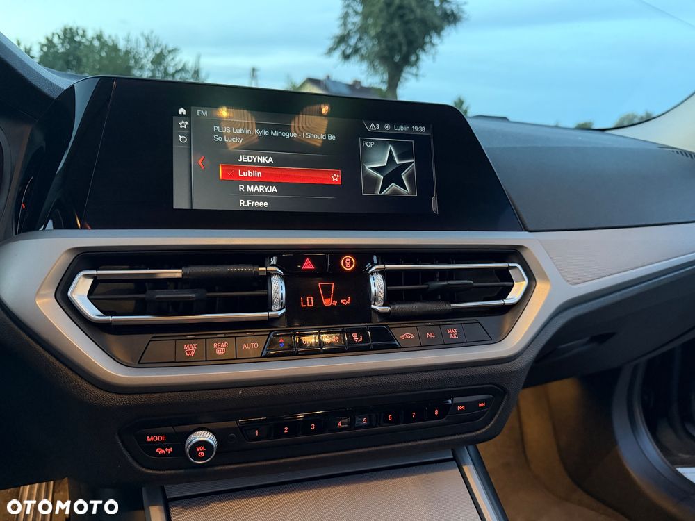 BMW Seria 3 320i - 22