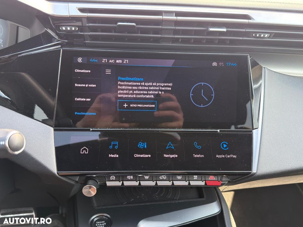 Peugeot 408 1.6L 180 PHEV GT - 19