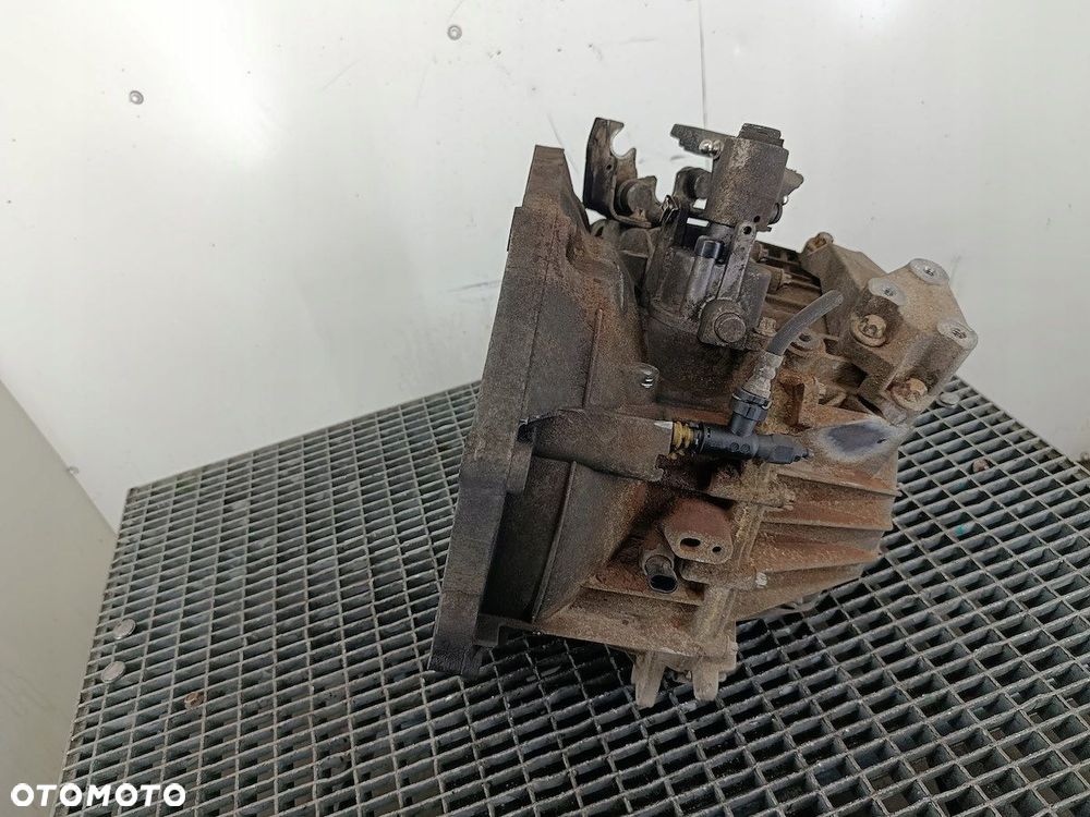 SKRZYNIA BIEGÓW MANUALNA 6 OPEL VECTRA C FL M32 1.9 CDTI - 2