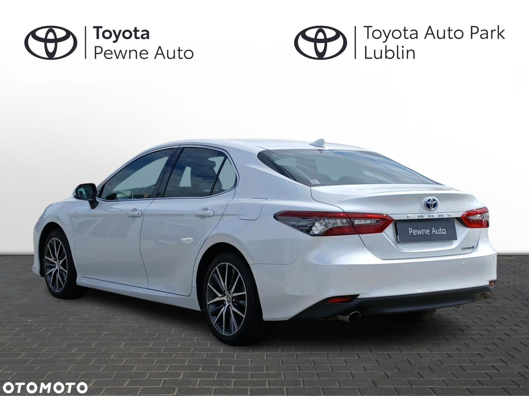 Toyota Camry - 3