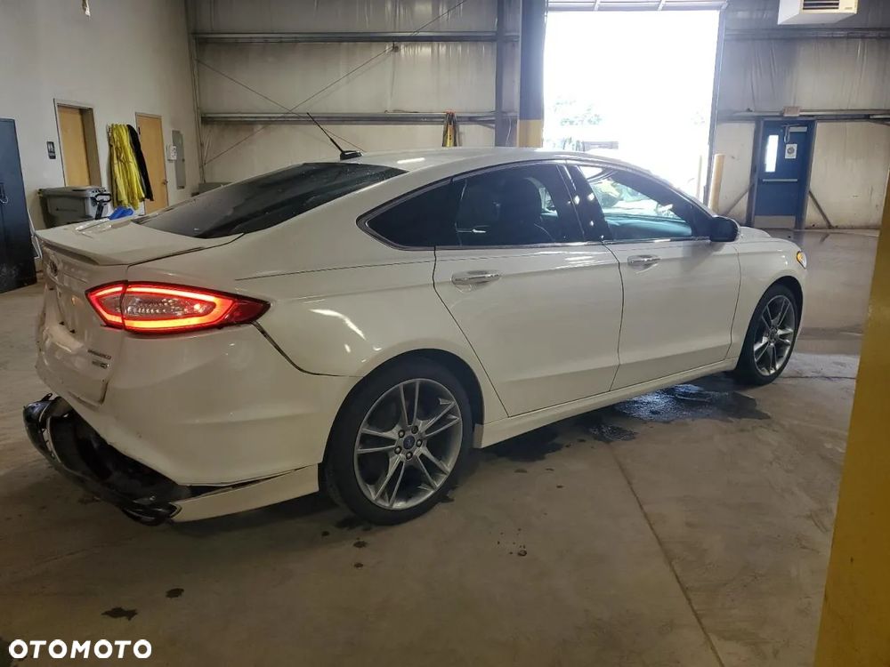 Ford Fusion 2.0 EcoBoost Titanium - 4