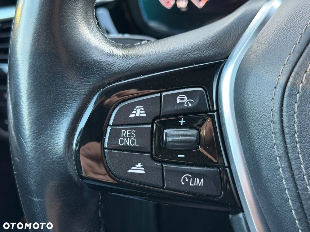 BMW Seria 5 530i xDrive Luxury Line sport - 21