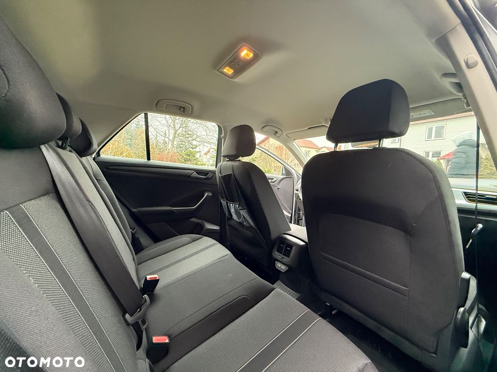 Volkswagen T-Roc ver-1-5-tsi-life - 9