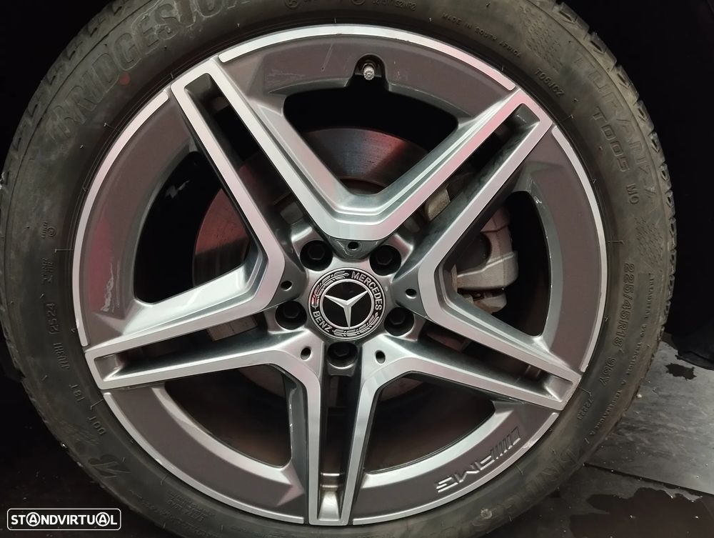 Mercedes-Benz A 250 Limousine e AMG Line - 9