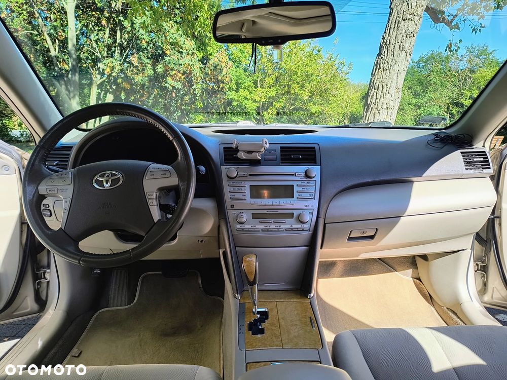 Toyota Camry - 6