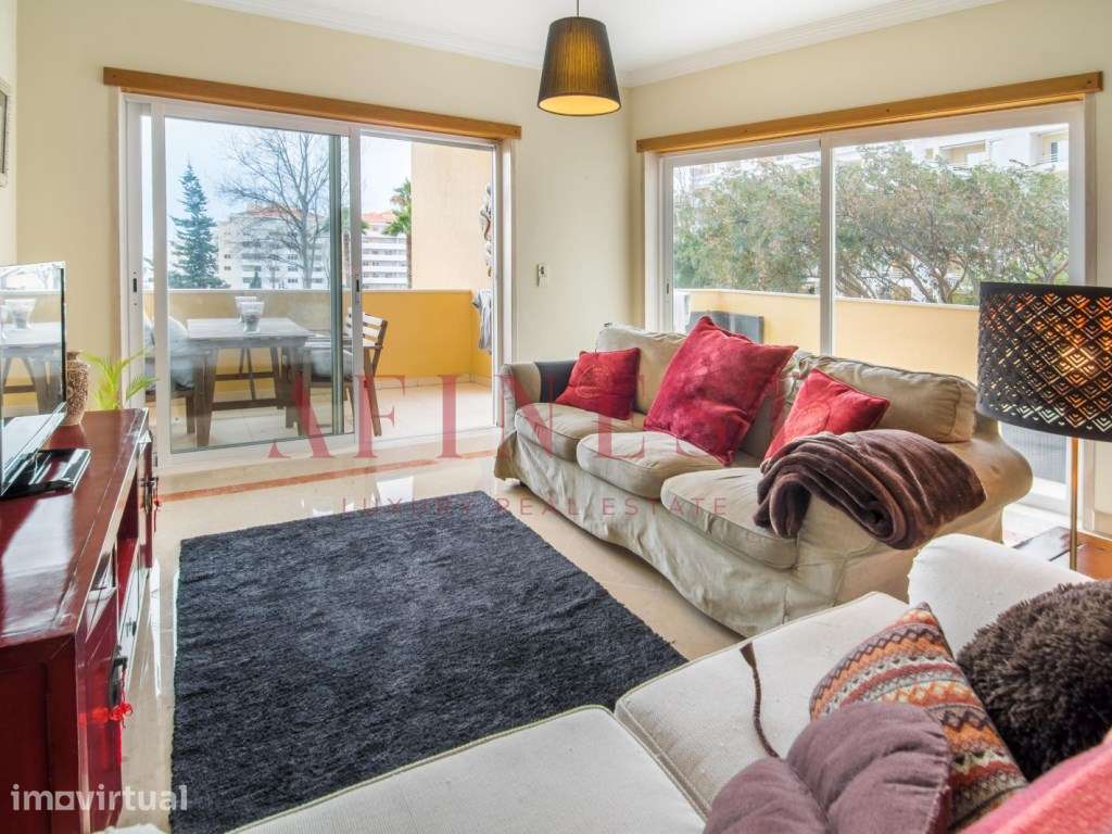 APARTAMENTO T3 NOS JARDINS DA PAREDE VOLTADO AO MAR E JARDIM - Grande imagem: 2/22