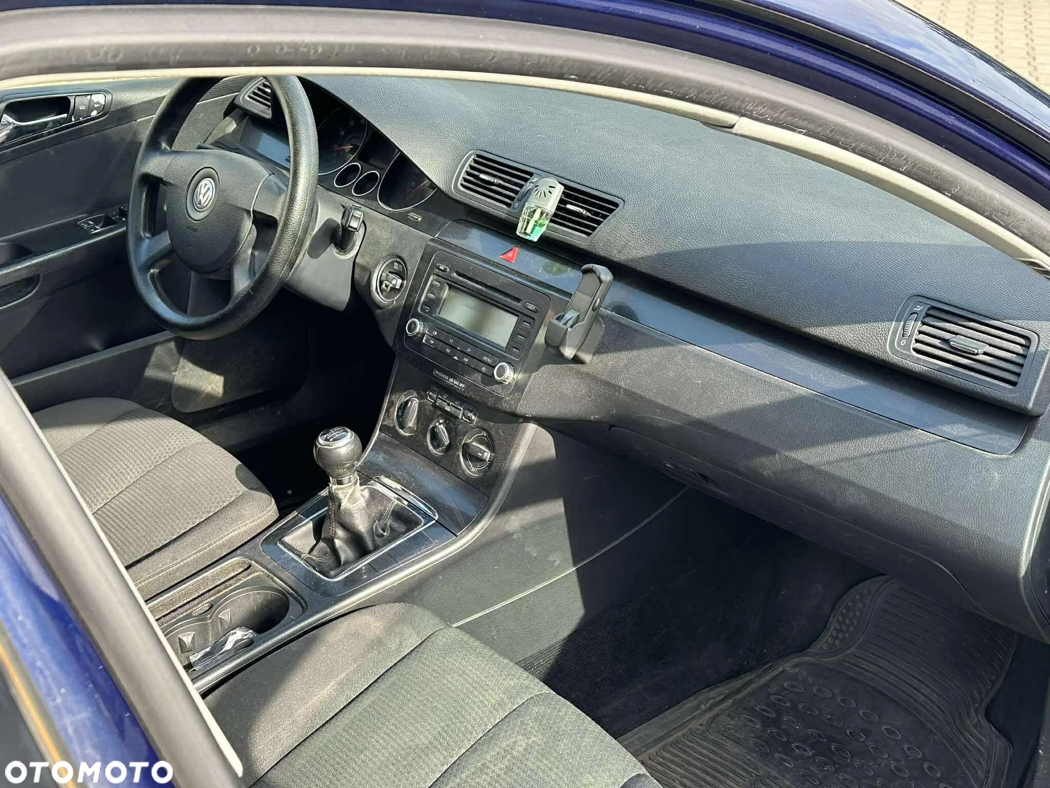 Volkswagen Passat 1.6 FSI Comfortline - 2