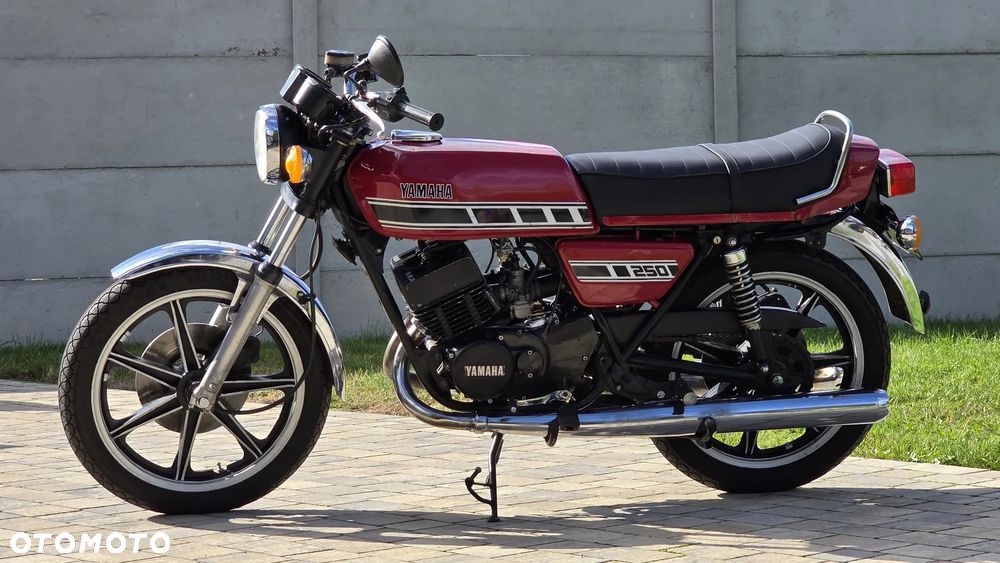 Yamaha RD - 18