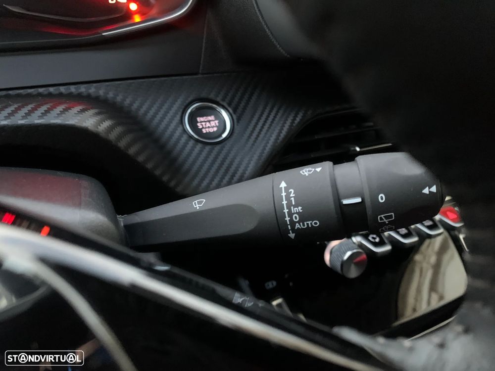 Peugeot 2008 1.5 BlueHDi Allure Pack - 26