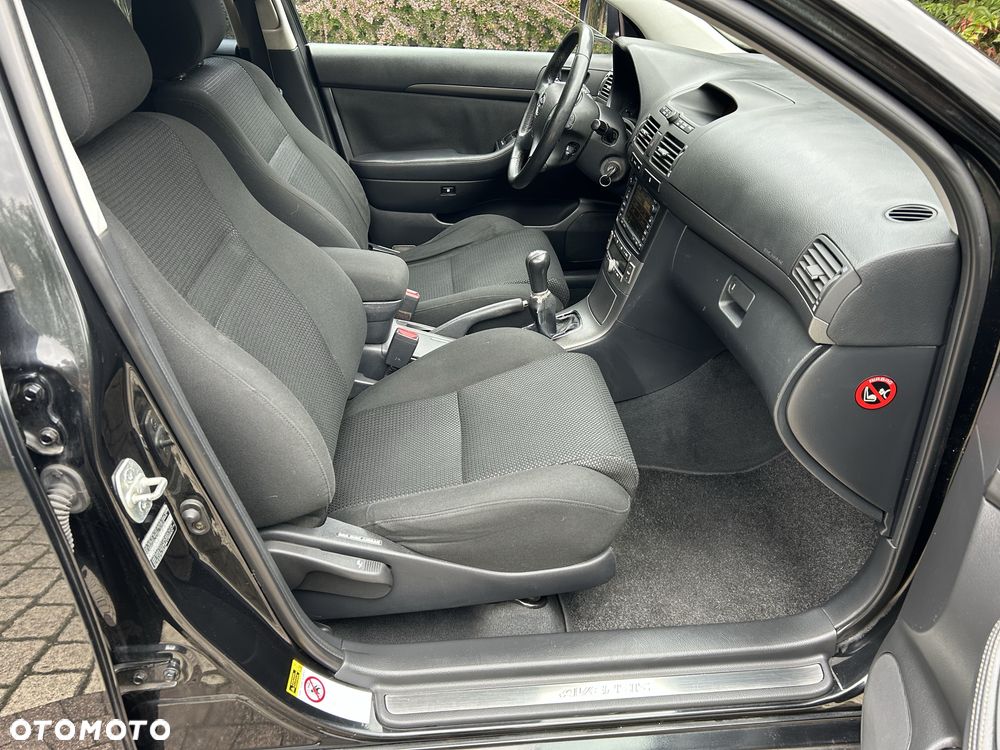 Toyota Avensis - 7