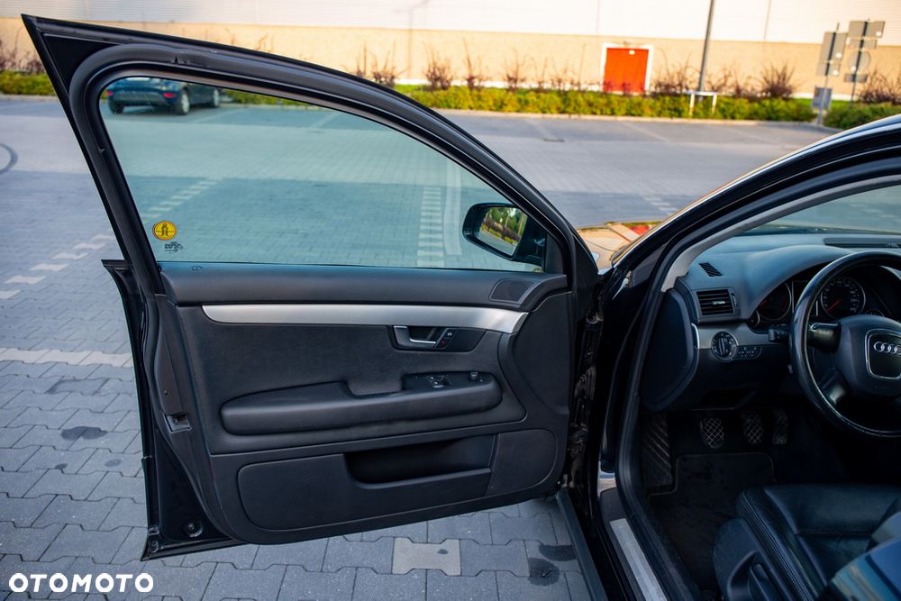 Audi A4 Limousine - 6