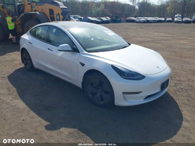 Tesla Model 3 - 1