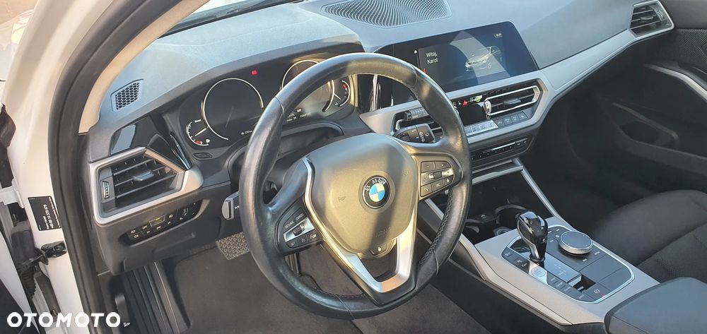 BMW Seria 3 318d - 26