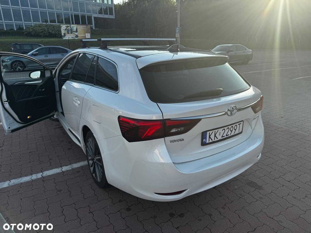 Toyota Avensis - 5
