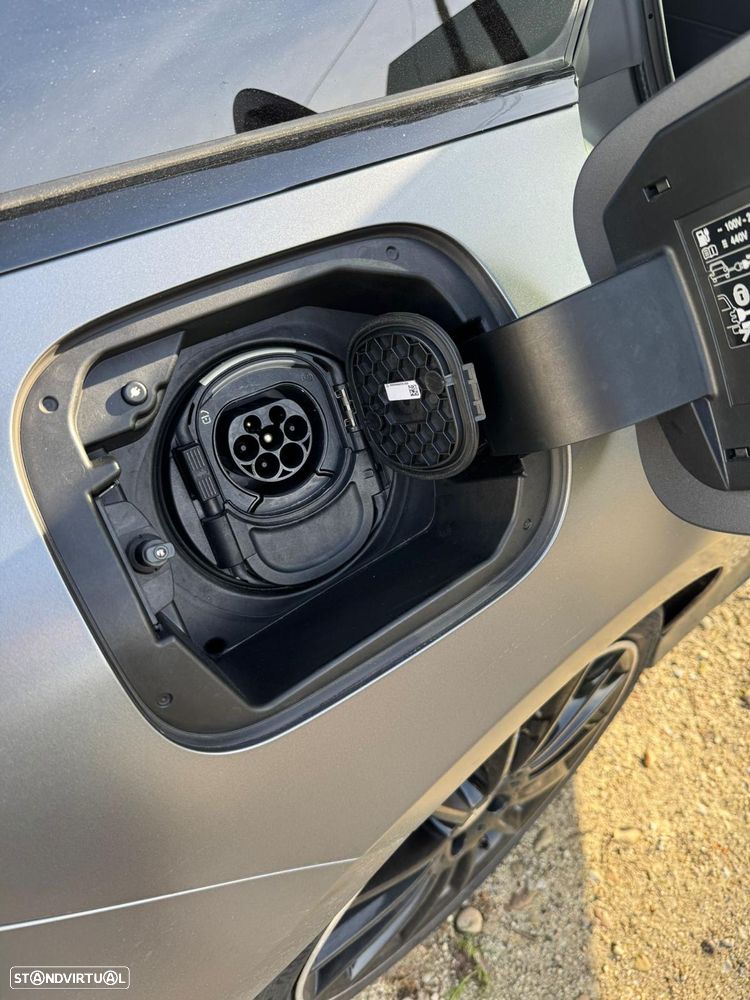 Mercedes-Benz CLA 250 e Shooting Brake AMG Line - 22