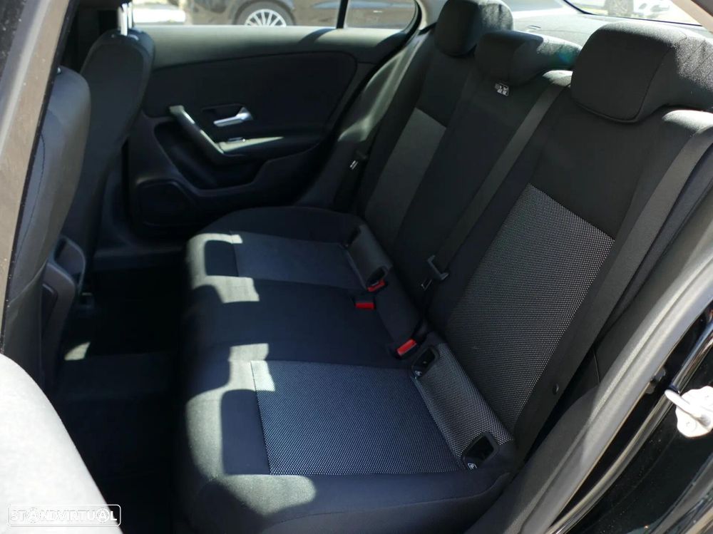 Mercedes-Benz A 250 Limousine e - 32