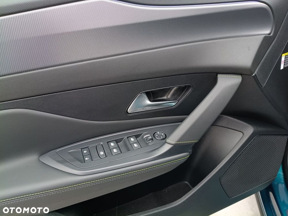 Peugeot 408 1.2 PureTech mHEV GT S&S e-DSC6 - 12