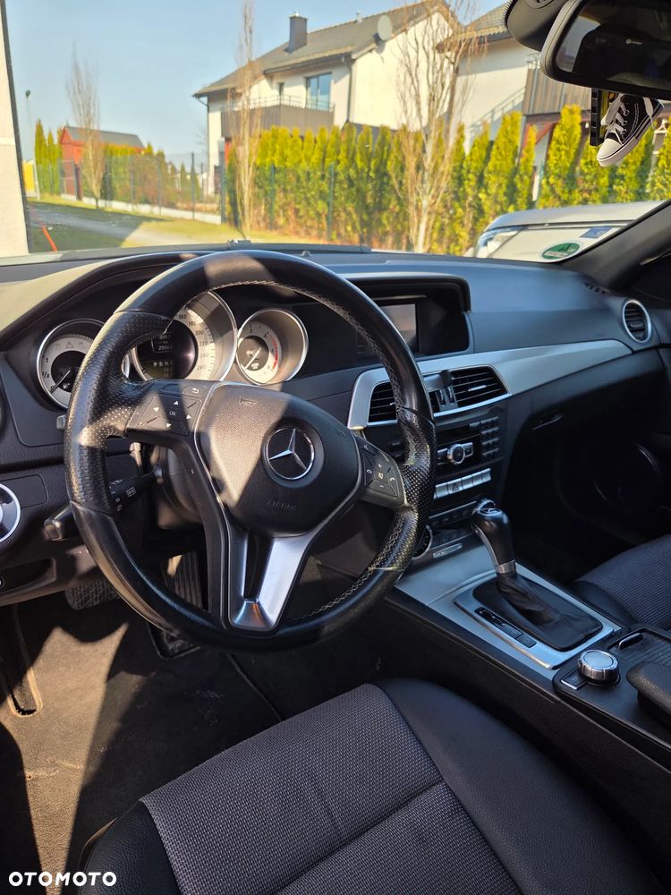 Mercedes-Benz Klasa C 200 CDI DPF (BlueEFFICIENCY) 7G-TRONIC Avantgarde - 8