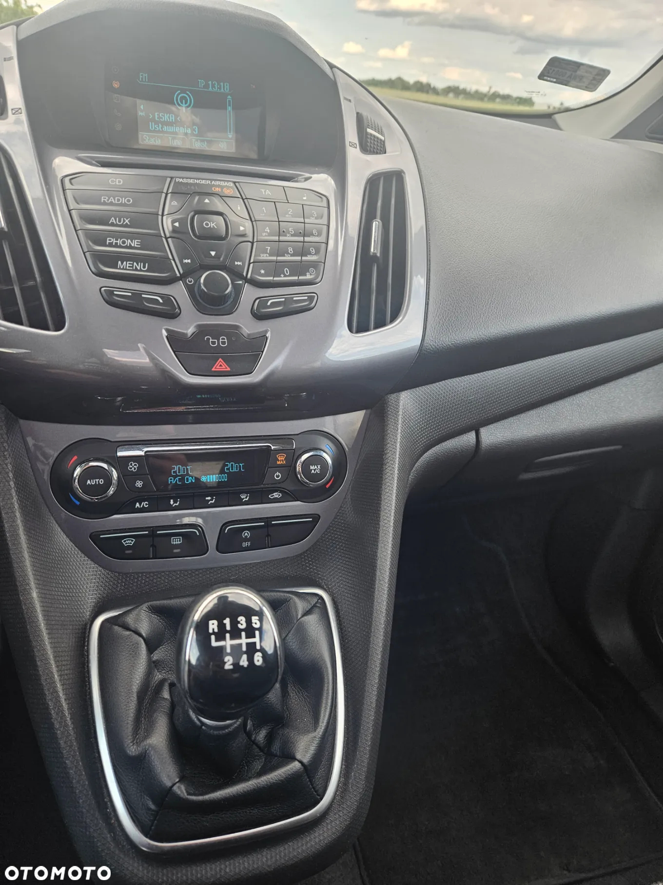 Ford Tourneo Connect 1.0 EcoBoost Titanium - 30