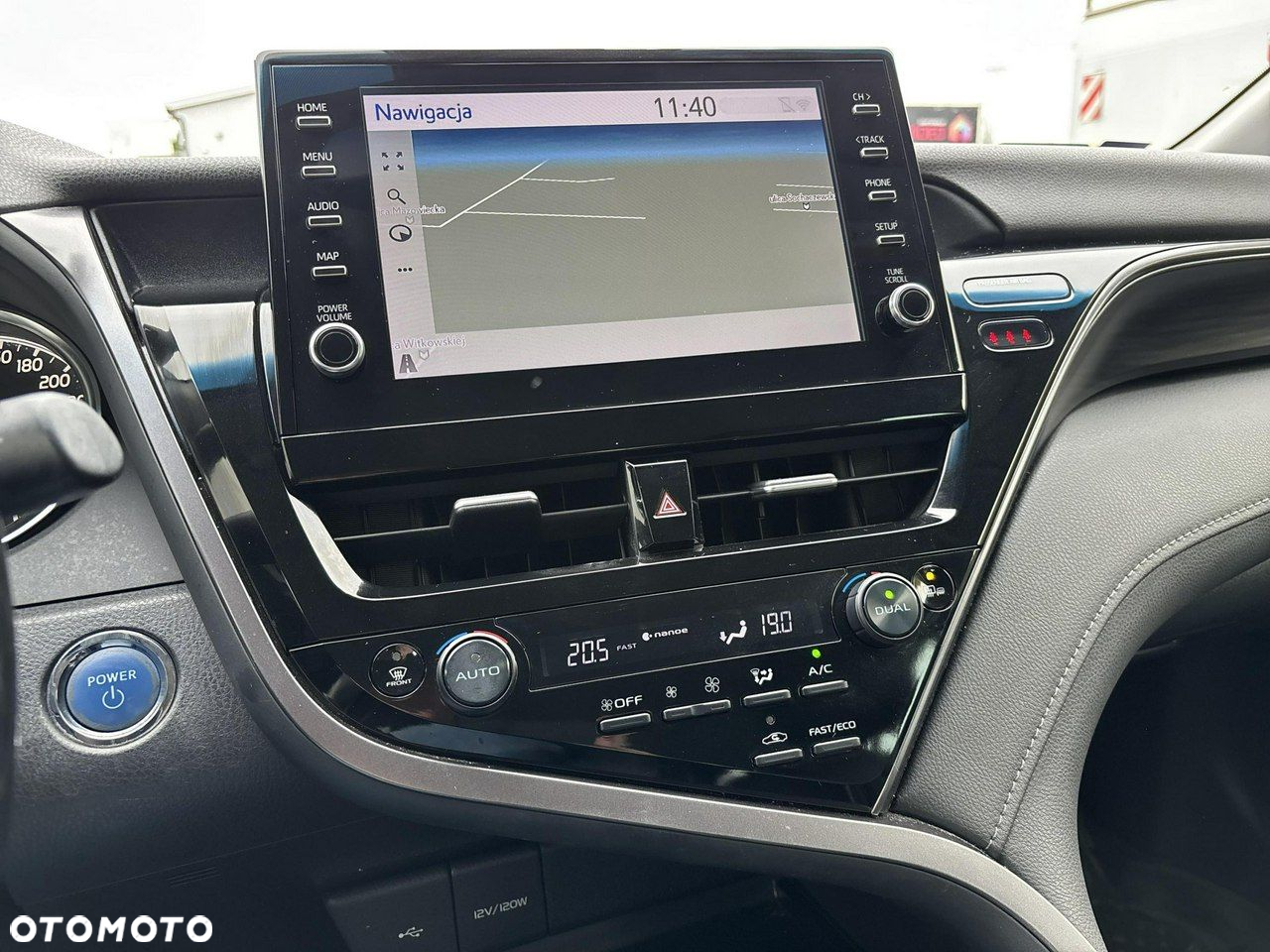 Toyota Camry - 19