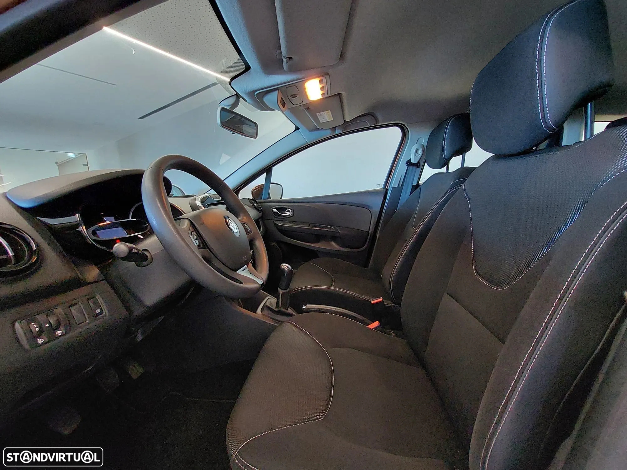 Renault Clio Sport Tourer 0.9 TCE Dynamique S - 4