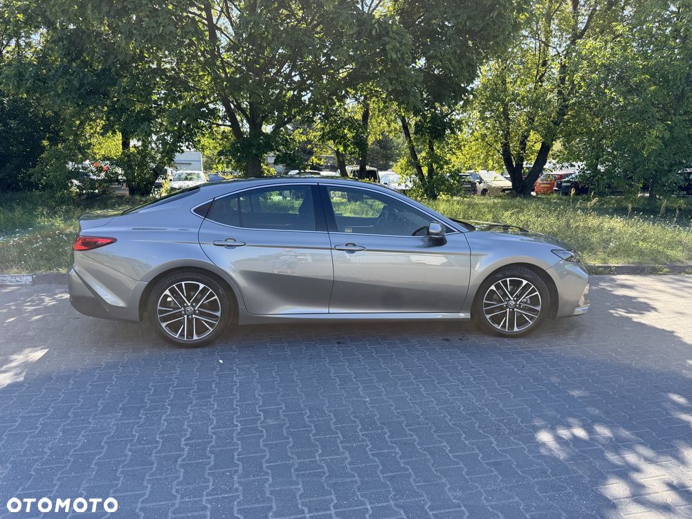 Toyota Camry - 6