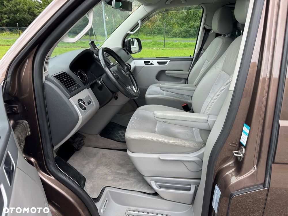 Volkswagen Multivan - 29