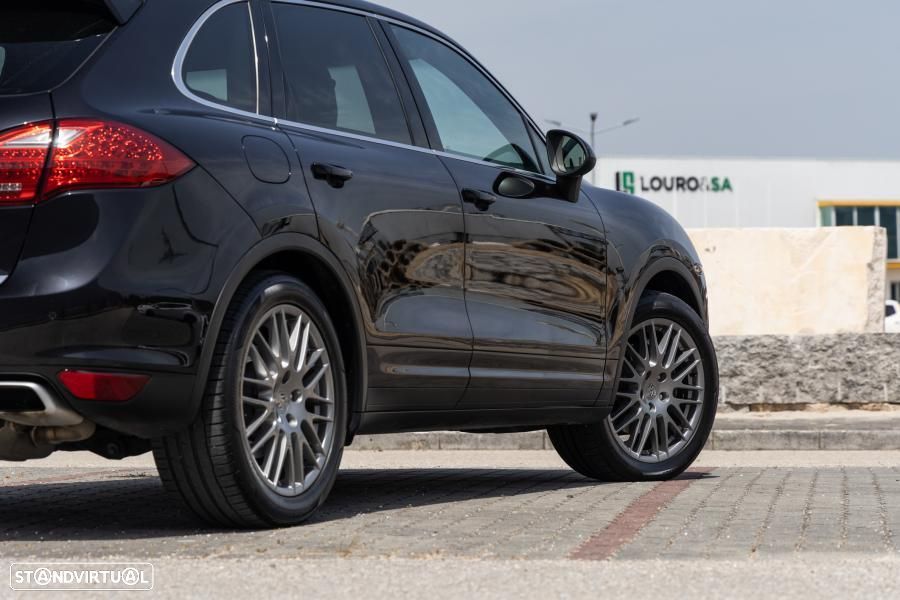 Porsche Cayenne 3.0 V6 - 12