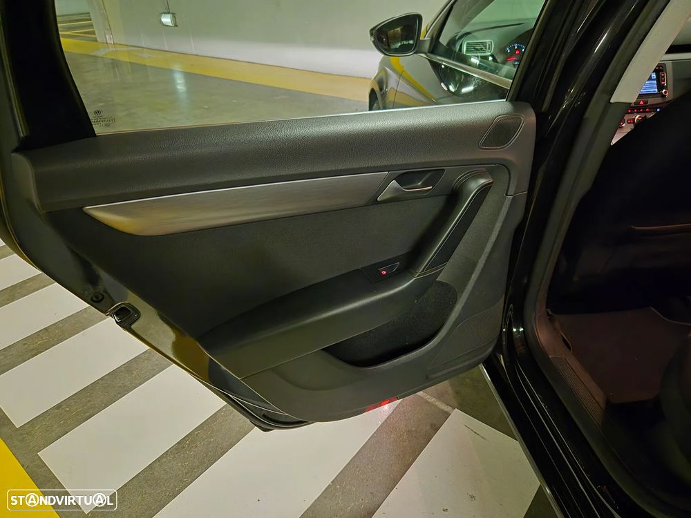 VW Passat Variant 1.6 TDI Confortline - 31
