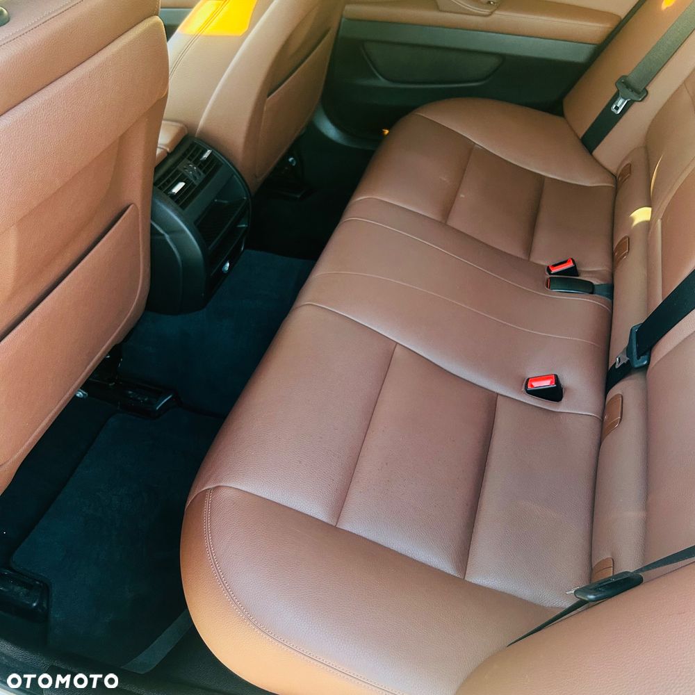 BMW Seria 5 520d - 23