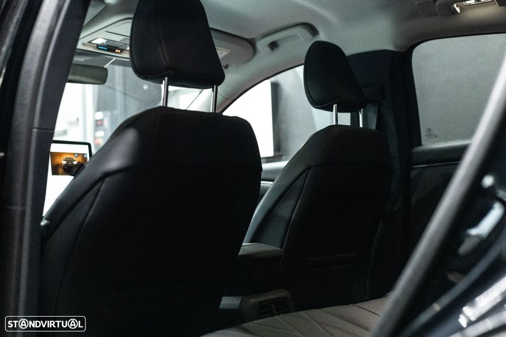 Ford Mustang Mach-E Standard - 34