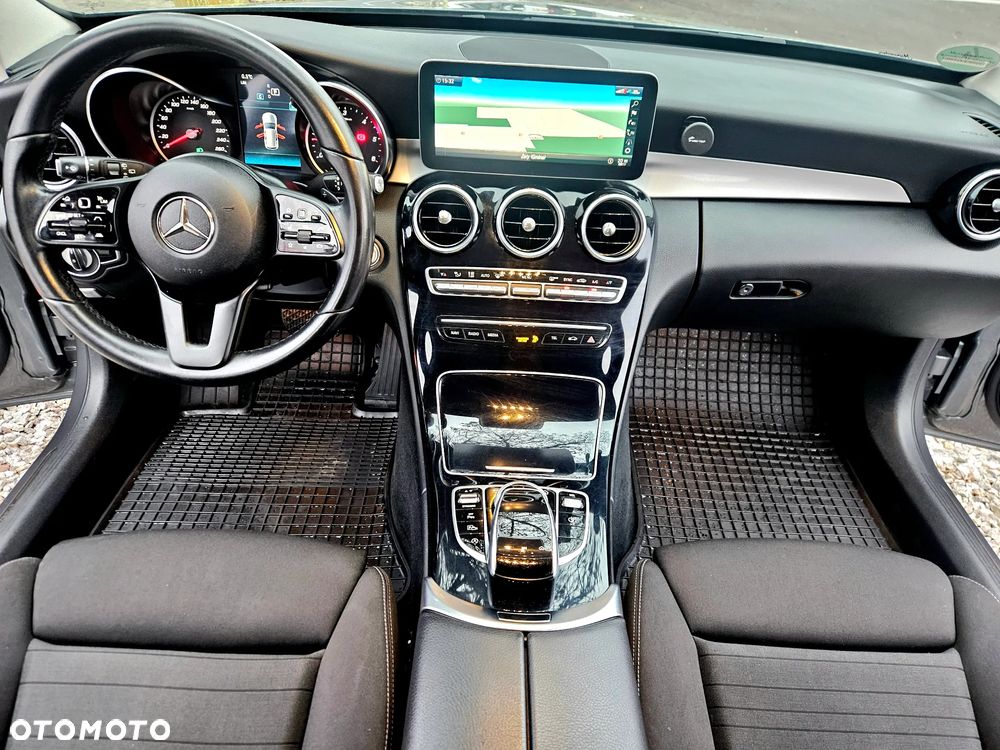 Mercedes-Benz Klasa C 220 d 4MATIC 9G-TRONIC - 23