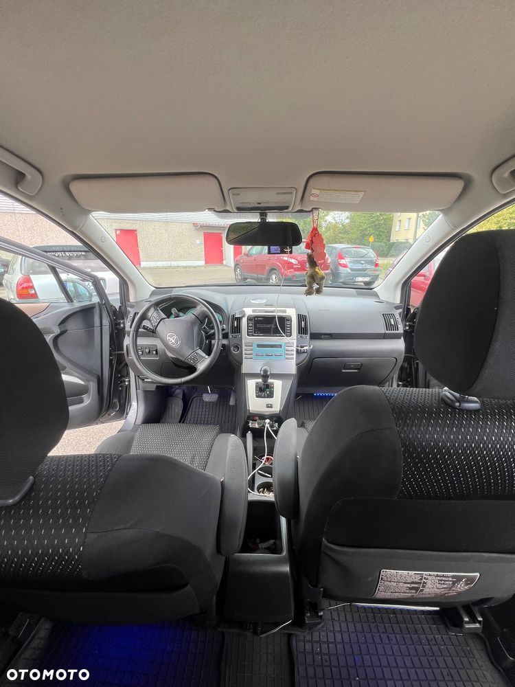 Toyota Corolla Verso 1.8 Premium + 7os MM - 8