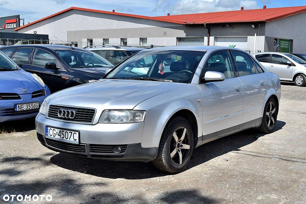 Audi A4 Limousine - 1